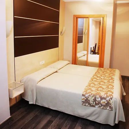 Hotel Universal By Maxi Granada