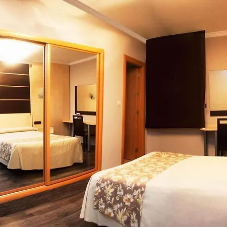 Universal By Maxi Hotel 3*
