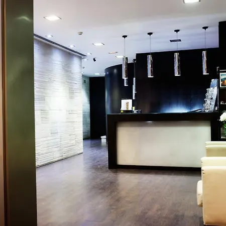 Universal By Maxi Granada