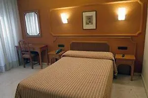 Universal By Maxi 3* Granada