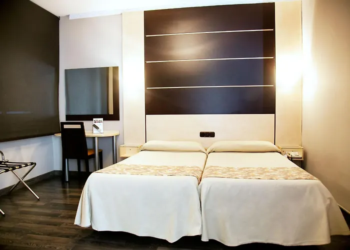 Universal By Maxi Hotel