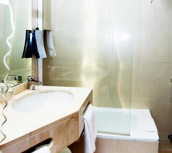 Hotel Universal By Maxi