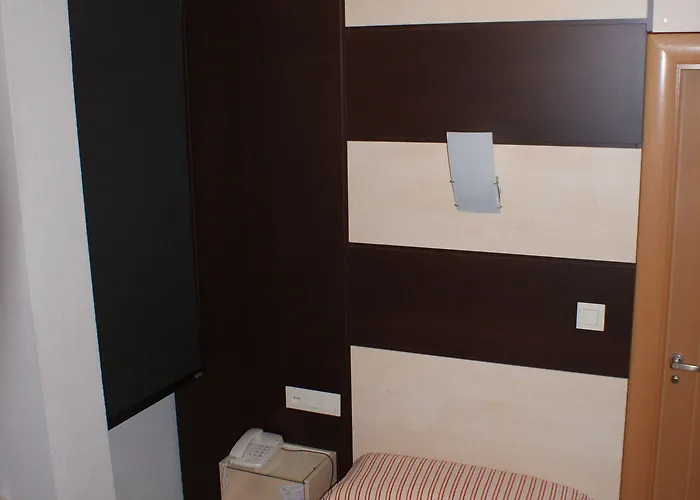 Hotel Universal By Maxi Granada