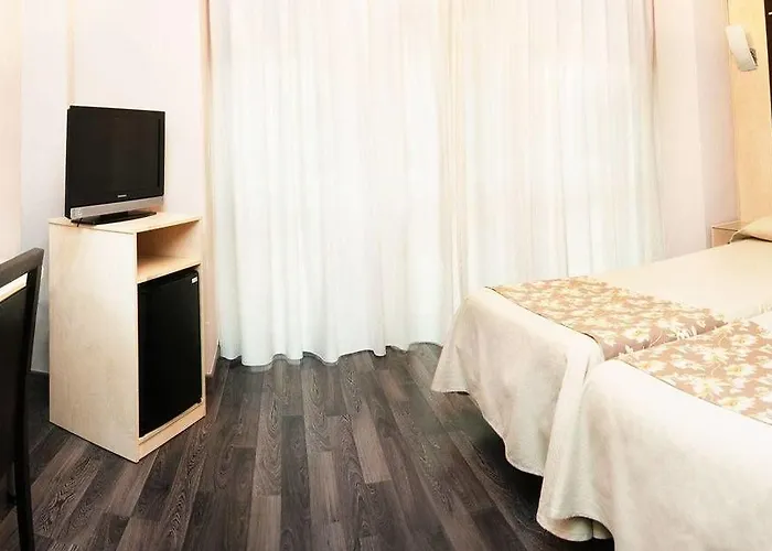 Universal By Maxi 3* Granada