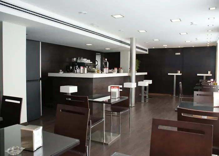 Universal By Maxi Granada