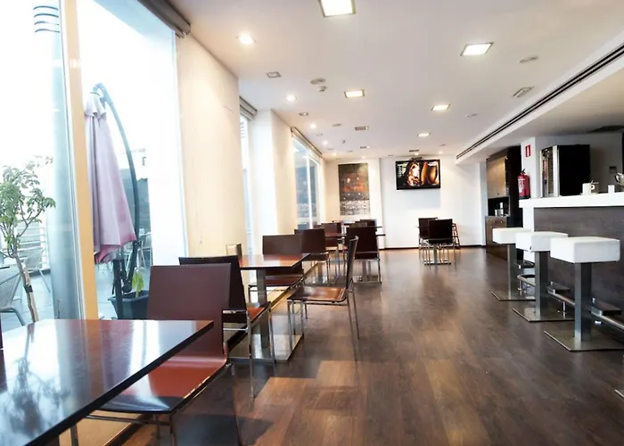 Universal By Maxi Granada