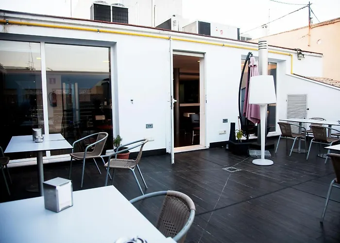 Universal By Maxi Granada