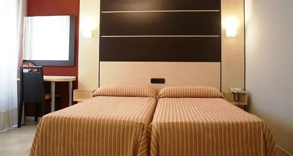 Universal By Maxi 3* Granada