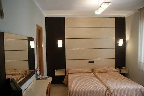 Hotel Universal By Maxi 3*