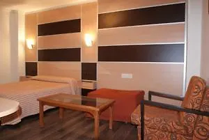 Universal By Maxi Hotel Granada