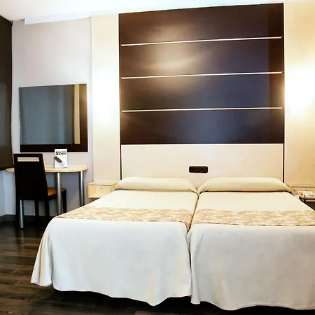 Universal By Maxi Hotell