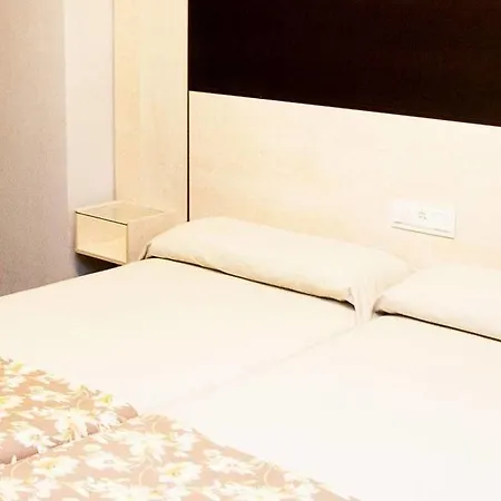 Hotell Universal By Maxi 3*