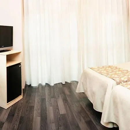 Universal By Maxi 3* Granada