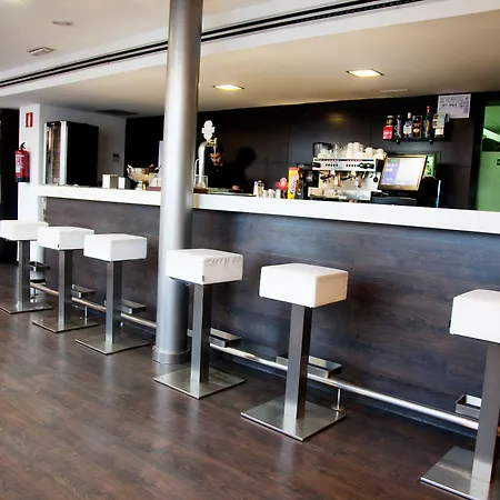 Universal By Maxi 3* Гранада