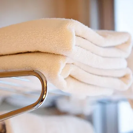 Universal By Maxi Отель